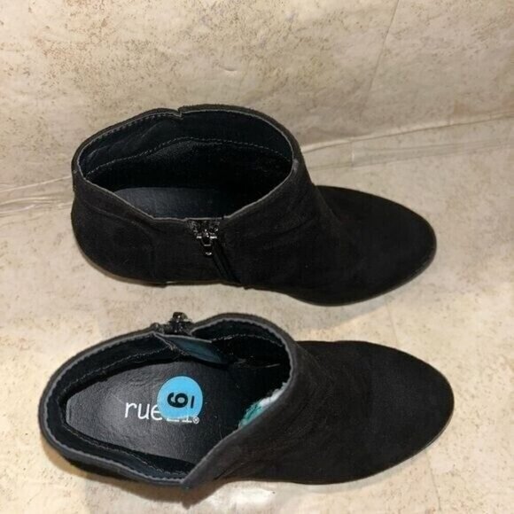 Rue 21 Black Faux Suede Side Zipped Ankle Heeled Punk Rock Booties Size 6 - Picture 5 of 8
